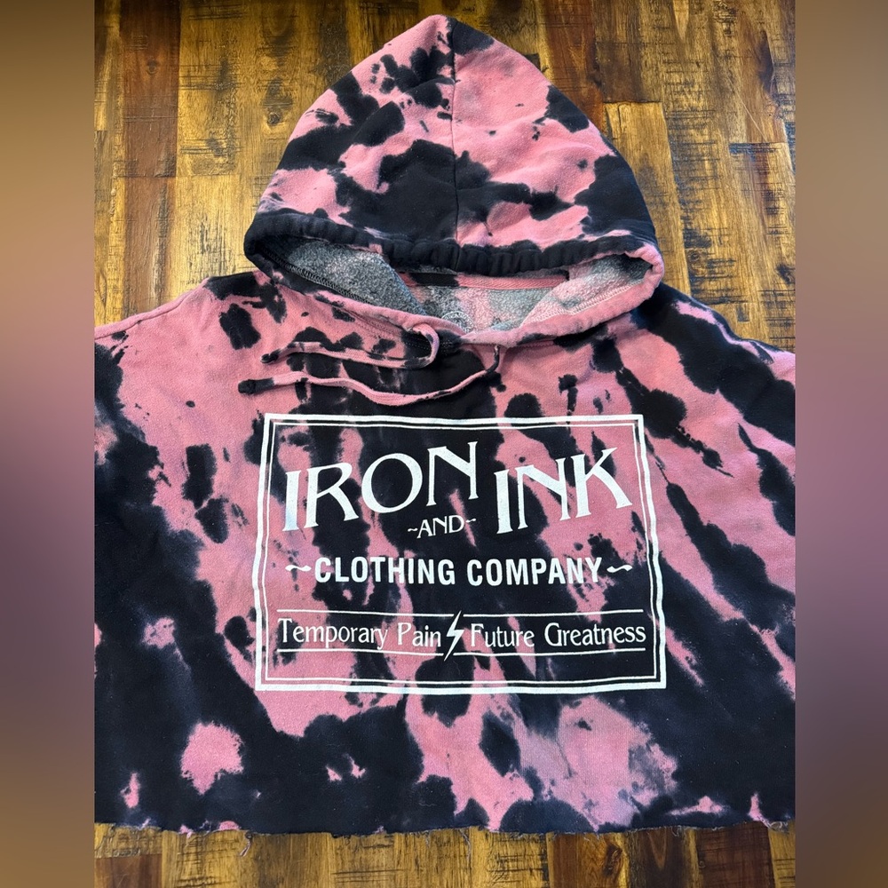 Iron & Ink Cropped sweatshirt womens sz M pink and black tie dye